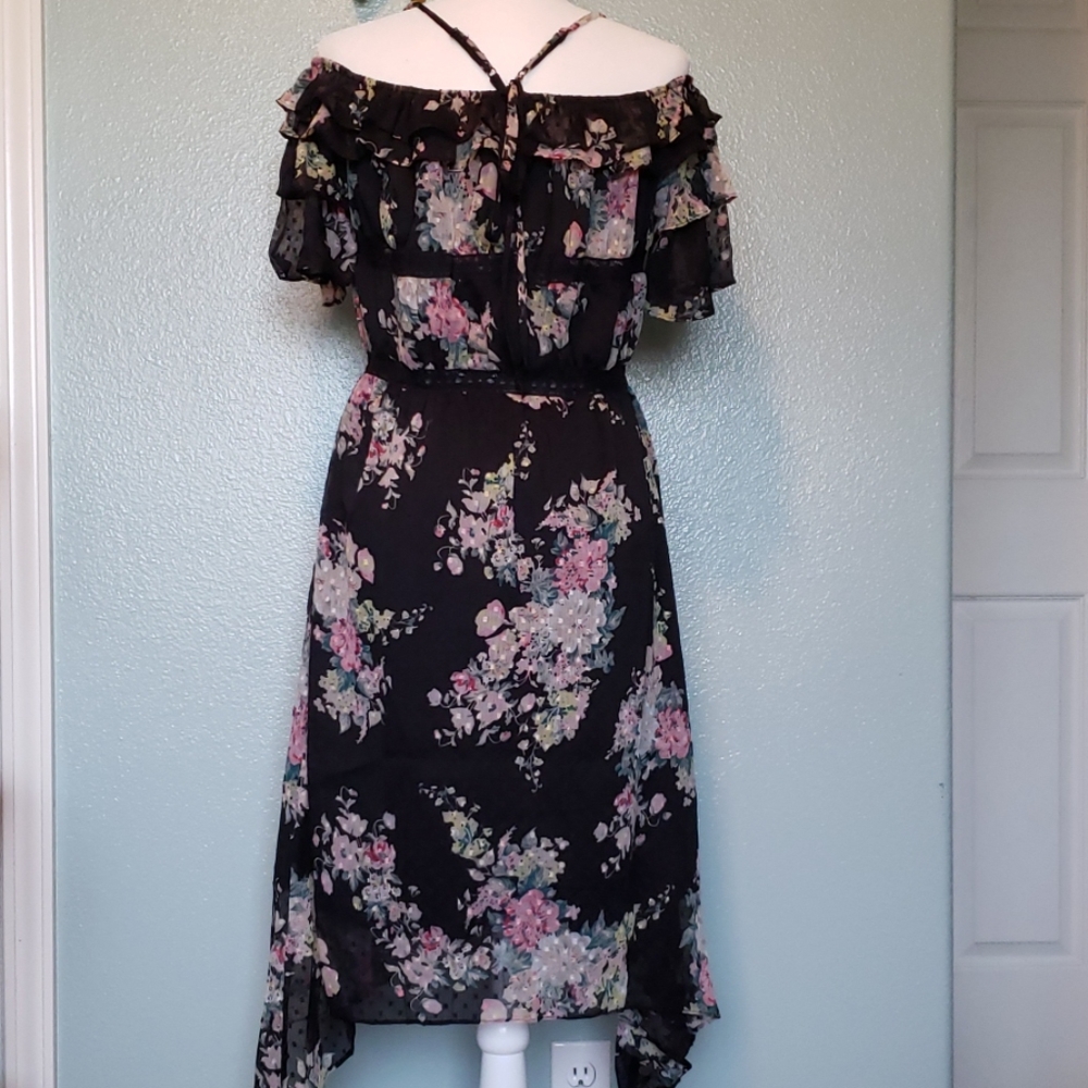Hansen Cold Shoulder Floral Dress - Picture 2 of 5